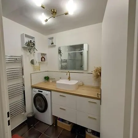 Cosy A Creteil. *